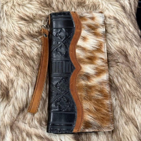 Crimson Willow Handbags - Chic Black and Brown Patterned Wallet